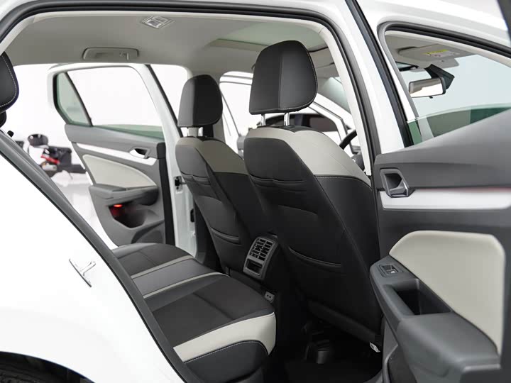 Фото 21 - Volkswagen Golf