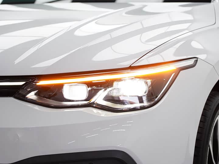 Фото 7 - Volkswagen Golf