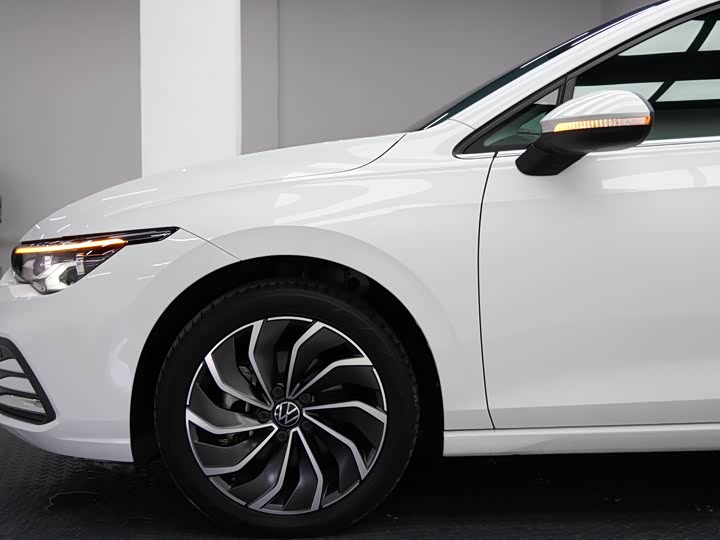 Фото 8 - Volkswagen Golf