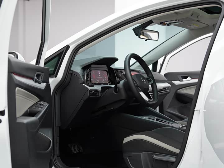 Фото 9 - Volkswagen Golf