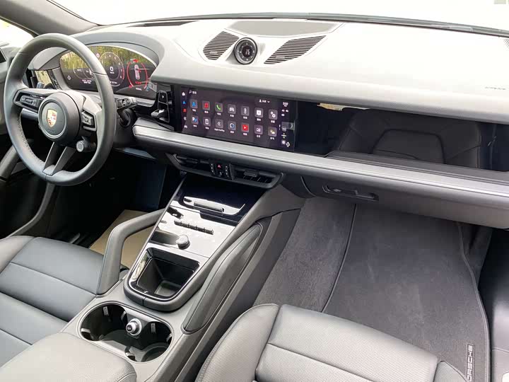 Фото 13 - Porsche Cayenne