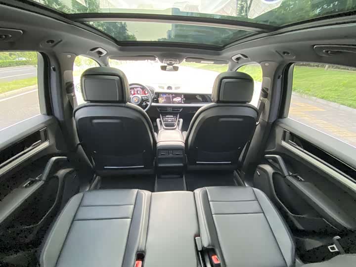 Фото 8 - Porsche Cayenne