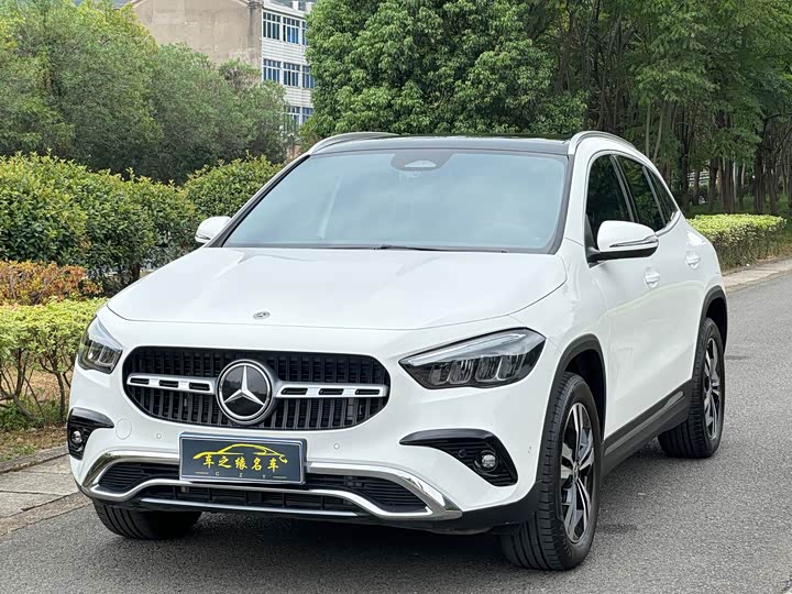 Фото 1 - Mercedes-Benz GLA-Class
