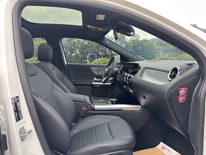 Фото 10 - Mercedes-Benz GLA-Class