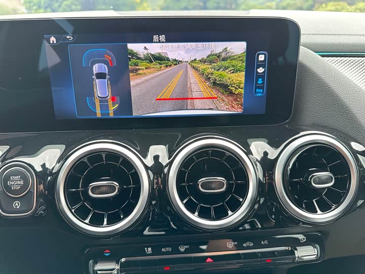 Фото 14 - Mercedes-Benz GLA-Class