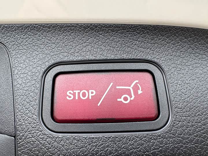 Фото 16 - Mercedes-Benz GLA-Class