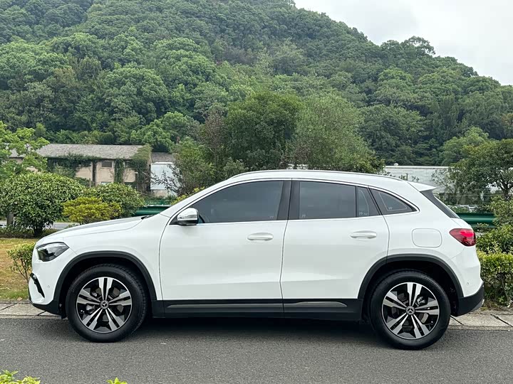 Фото 3 - Mercedes-Benz GLA-Class