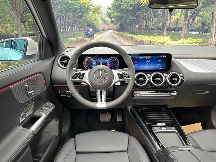Фото 9 - Mercedes-Benz GLA-Class