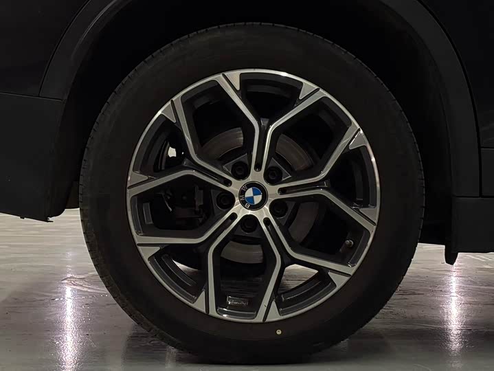 Фото 16 - BMW X1