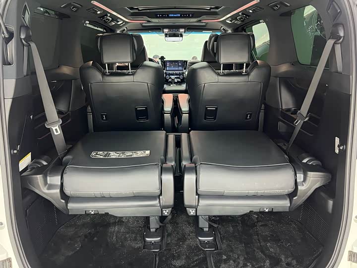 Фото 24 - Toyota Vellfire