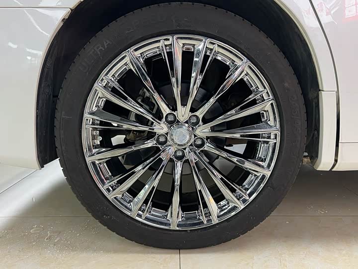 Фото 25 - Toyota Vellfire