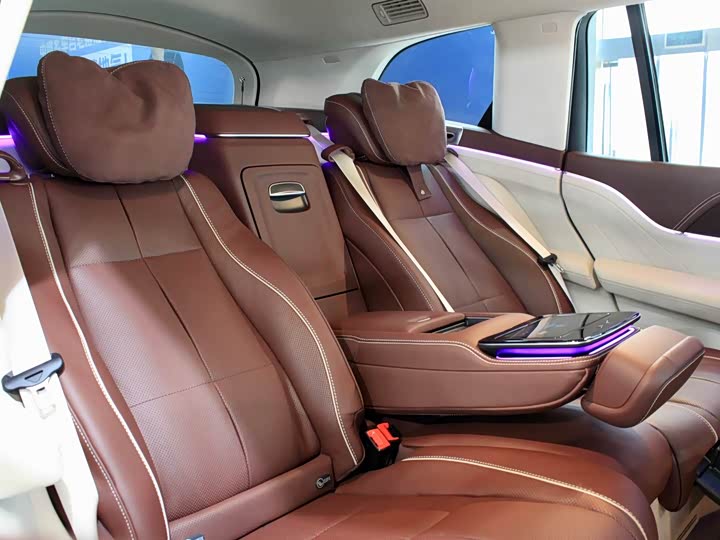 Фото 30 - Mercedes-Benz Maybach GLS