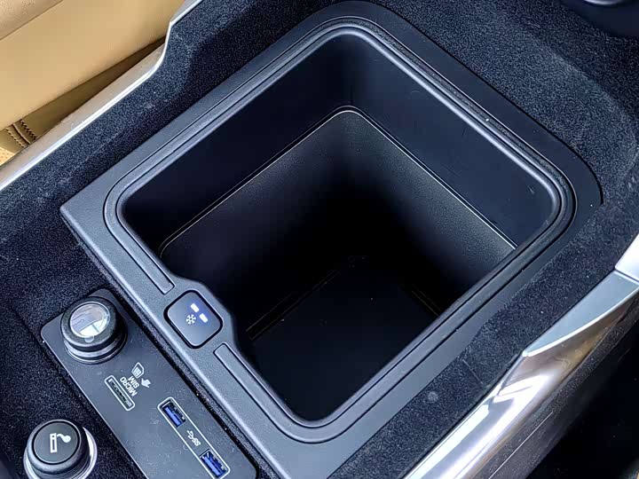 Фото 16 - Land Rover Range Rover Sport