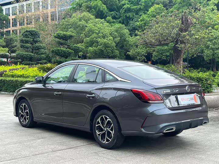 Фото 7 - MG Motor 5