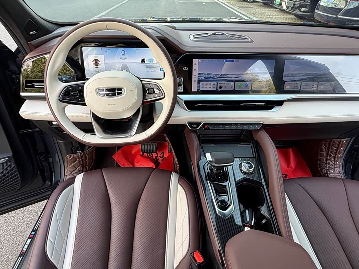 Фото 12 - Geely Monjaro