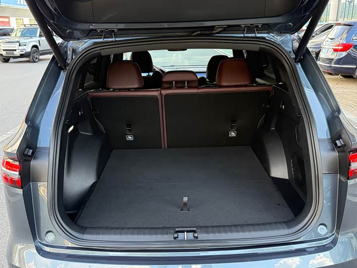 Фото 15 - Geely Monjaro