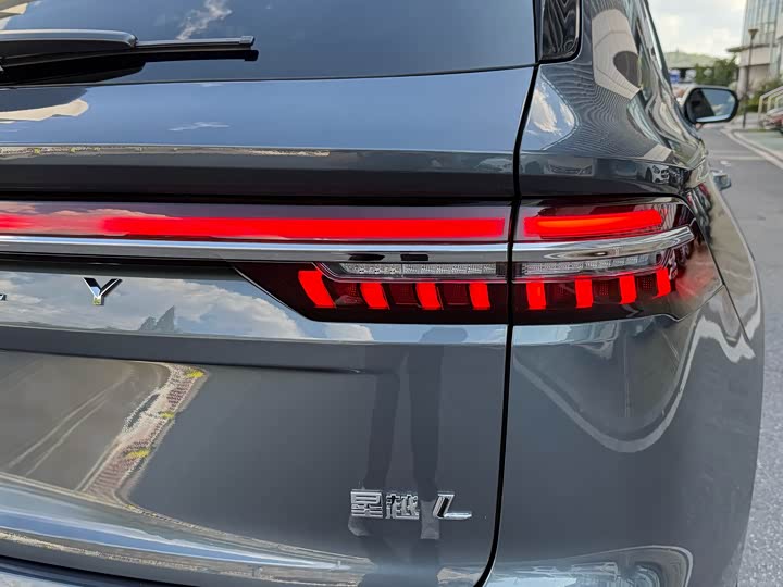 Фото 21 - Geely Monjaro