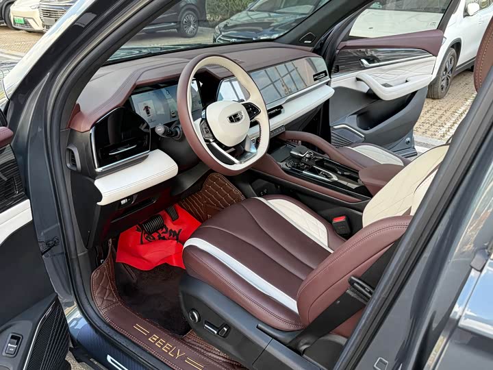 Фото 8 - Geely Monjaro