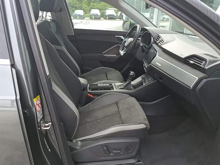 Фото 10 - Audi Q3