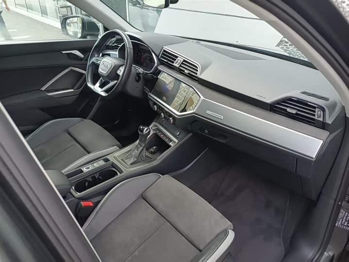 Фото 11 - Audi Q3