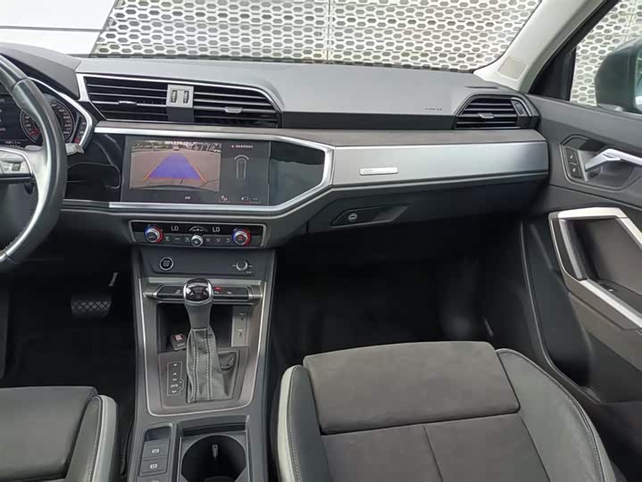 Фото 13 - Audi Q3