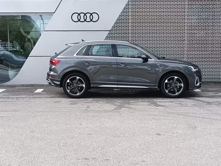 Фото 7 - Audi Q3