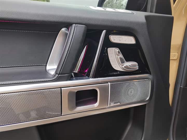 Фото 10 - Mercedes-Benz G-Class