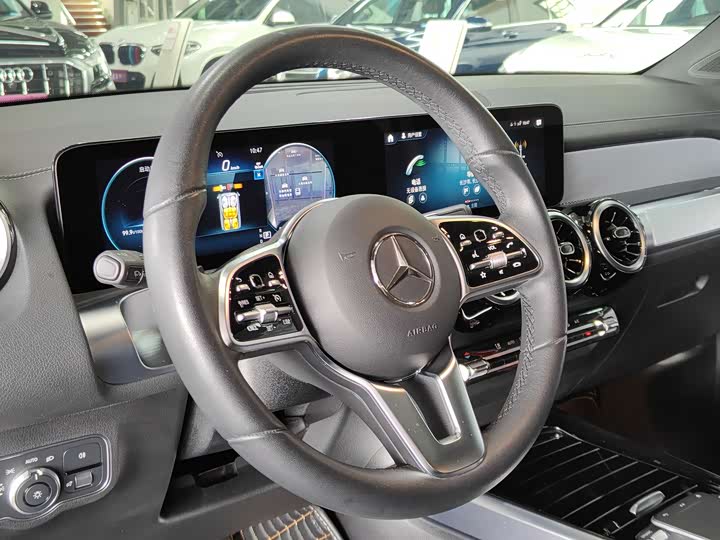 Фото 4 - Mercedes-Benz GLB-Class