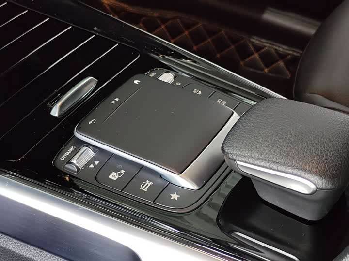 Фото 6 - Mercedes-Benz GLB-Class