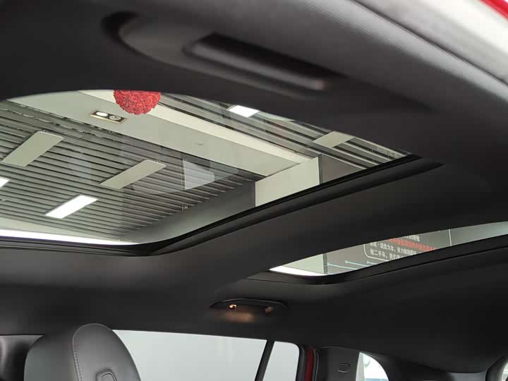 Фото 9 - Mercedes-Benz GLB-Class