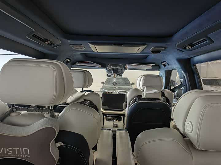 Фото 14 - Zeekr 009