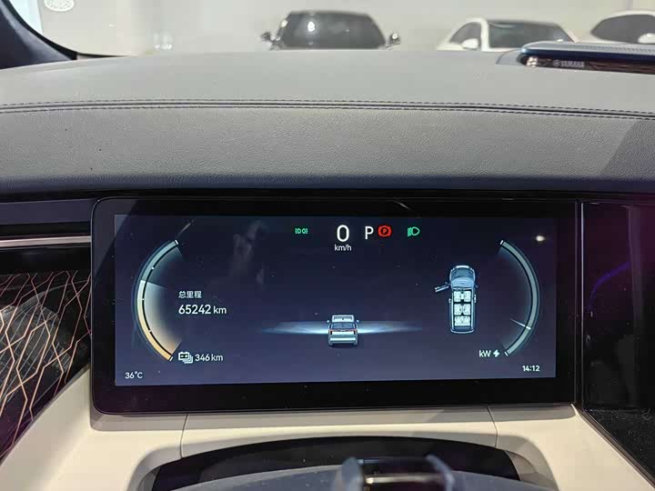 Фото 15 - Zeekr 009