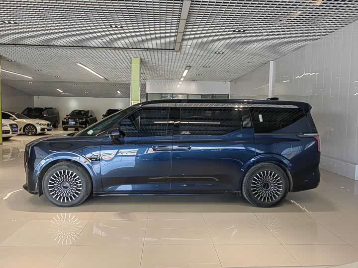 Фото 4 - Zeekr 009