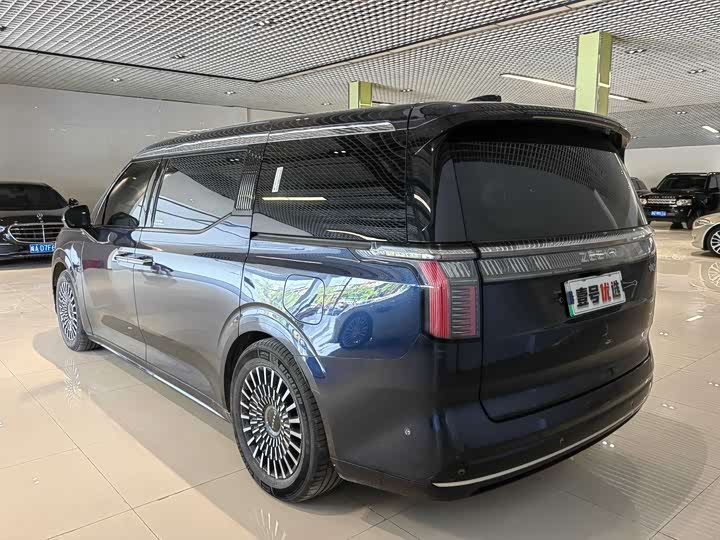 Фото 5 - Zeekr 009