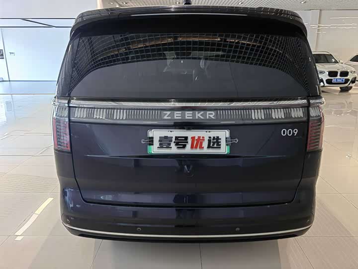 Фото 6 - Zeekr 009