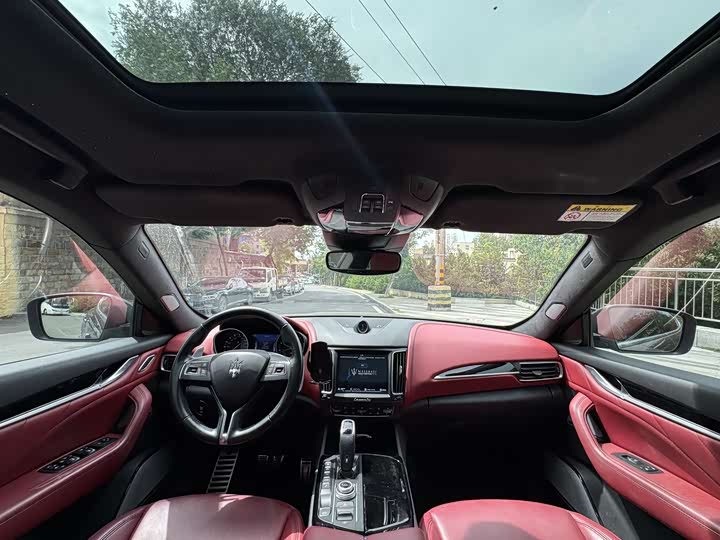 Фото 5 - Maserati Levante