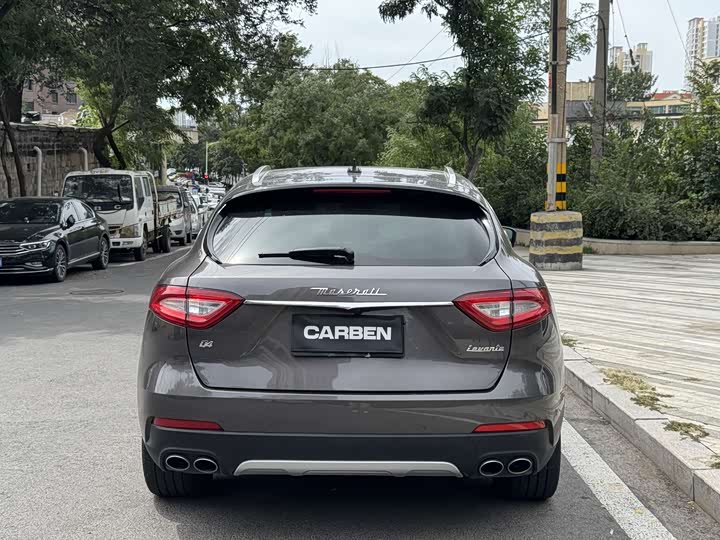 Фото 8 - Maserati Levante