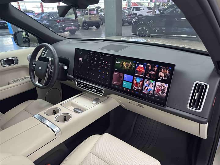 Фото 13 - LiXiang L8