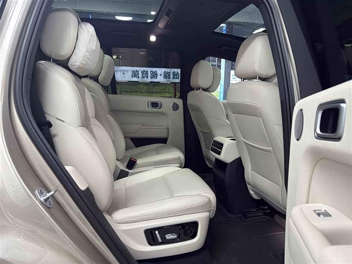 Фото 14 - LiXiang L8