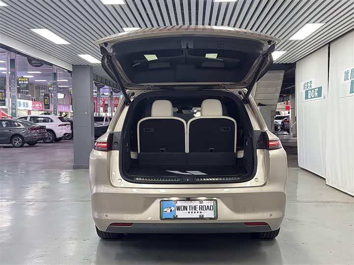 Фото 7 - LiXiang L8