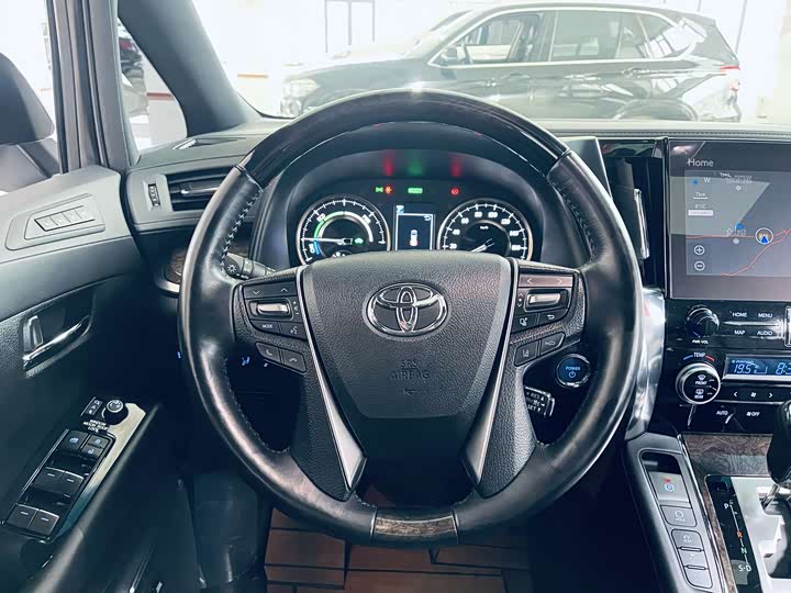 Фото 15 - Toyota Vellfire