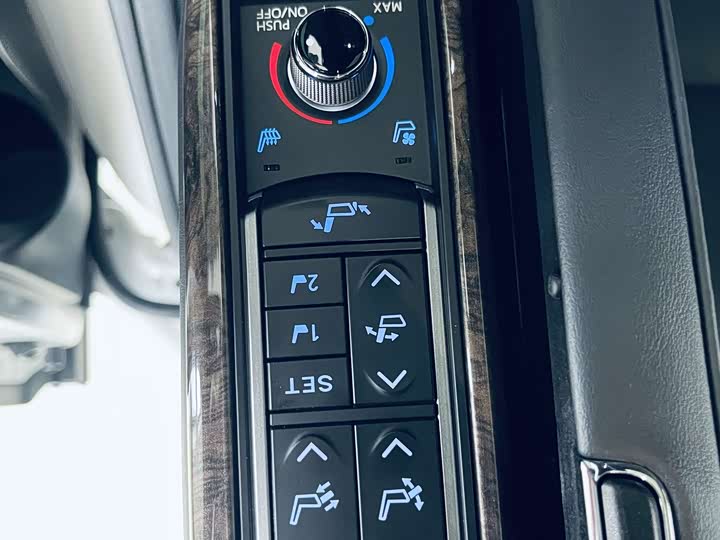 Фото 23 - Toyota Vellfire