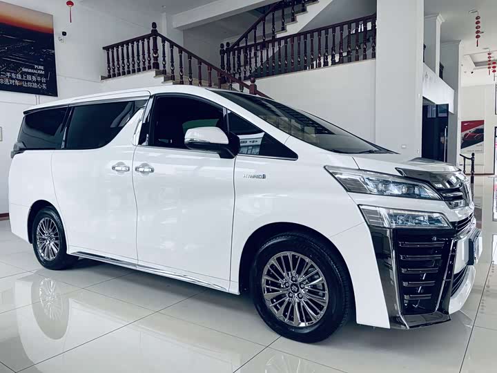 Фото 3 - Toyota Vellfire