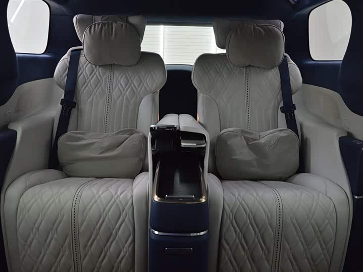 Фото 14 - Buick GL8 ES