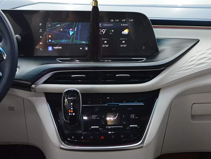 Фото 17 - Buick GL8 ES