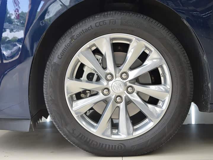 Фото 5 - Buick GL8 ES