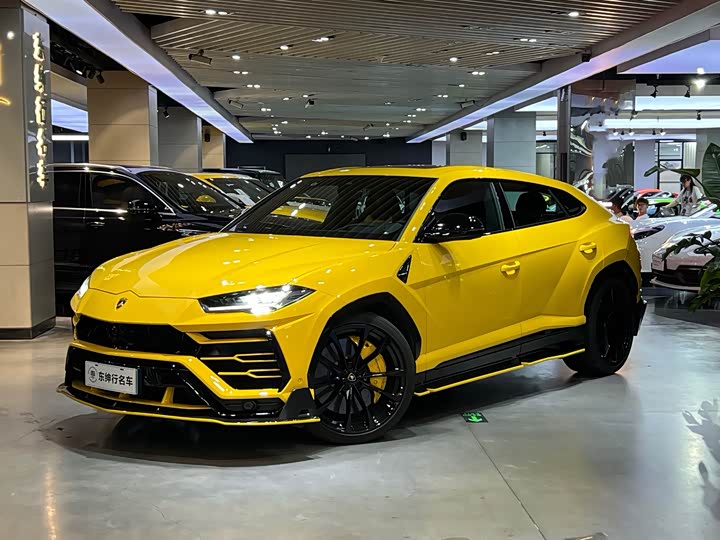 Фото 1 - Lamborghini Urus