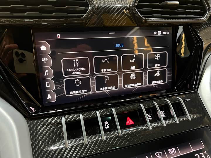 Фото 15 - Lamborghini Urus