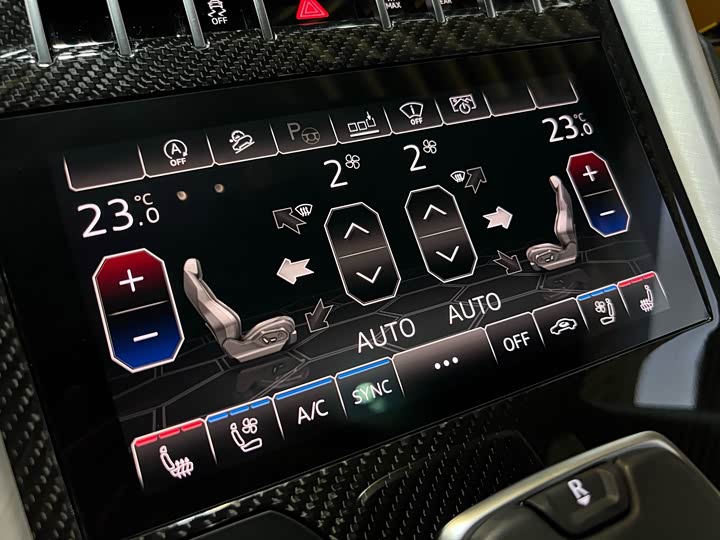 Фото 16 - Lamborghini Urus