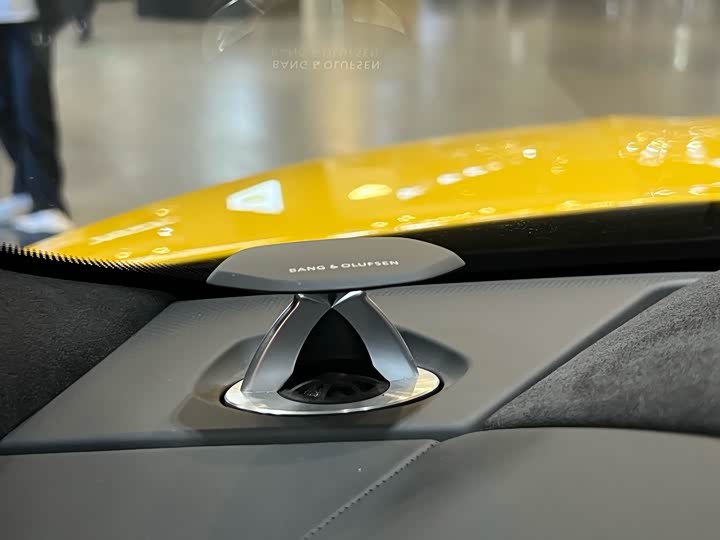 Фото 19 - Lamborghini Urus